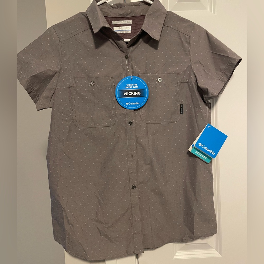 NWT Columbia woman’s Omni Shade wick outdoors short sleeve shirt size Small